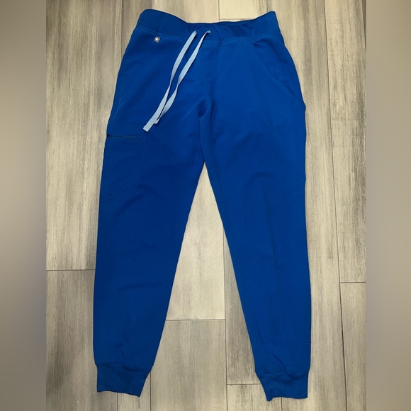 FIGS Scrub Set - Picture 2 of 3